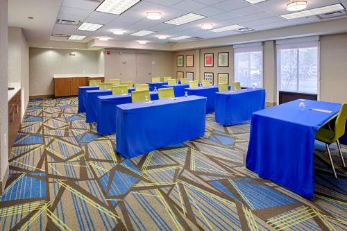 Holiday Inn Express Hotel & Suites Jacksonville-South