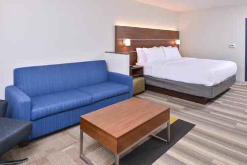 Holiday Inn Express & Suites Omaha Airport, an IHG Hotel