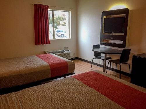 2 double beds