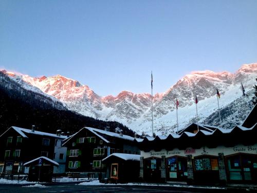 Kilátás, Appartamento Casa Weisstor con patio, giardino e orti vista Monte Rosa in Macugnaga