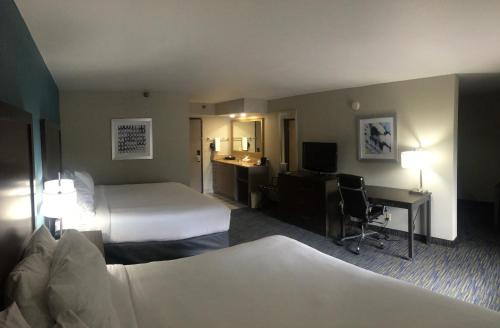 Holiday Inn Express & Suites Fayetteville University of Arkansas Area an IHG Hotel - image 9