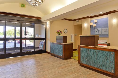 Holiday Inn Express Fresno River Park Highway 41, an IHG Hotel