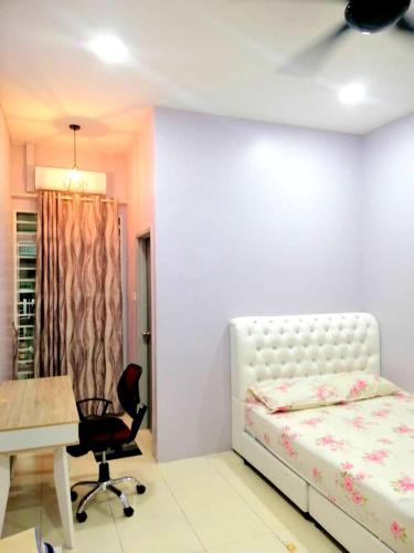 Violet Guesthouse with astro & maxis fibre photo