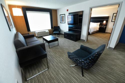 Holiday Inn Express Hotel & Suites Grand Forks