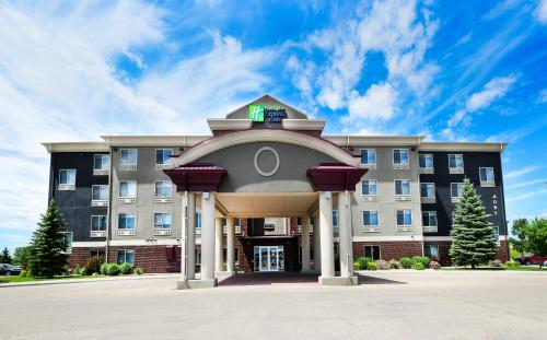 Holiday Inn Express Hotel & Suites Grand Forks, an IHG Hotel