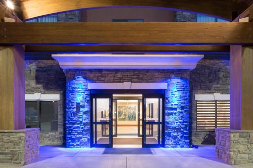 Holiday Inn Express & Suites Glendive, an IHG Hotel