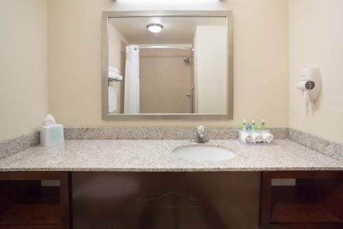 Holiday Inn Express & Suites Glendive, an IHG Hotel