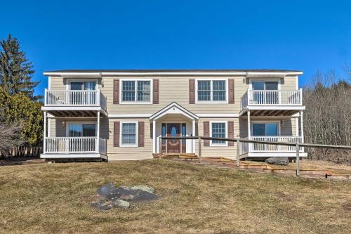 Cozy Catskill Condo - 2 Mi to Windham Mountain Ski in Windham, USA