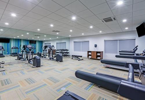 홀리데이 인 익스프레스 & 스위트 털사 웨스트 - 샌드 스프링스 바이 IHG - 피트니스 센터