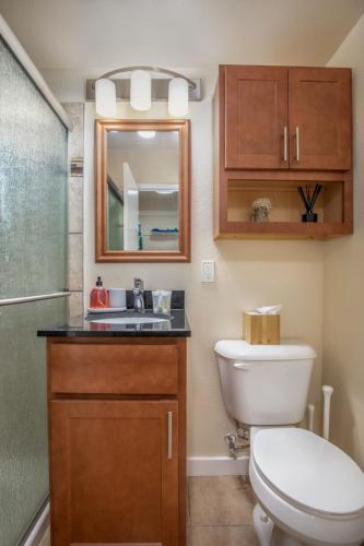 Cozy DT Studio with Full Kitchen by Zencity