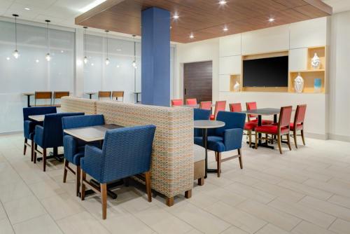 Holiday Inn Express & Suites - King George - Dahlgren, an IHG Hotel in Alden, USA