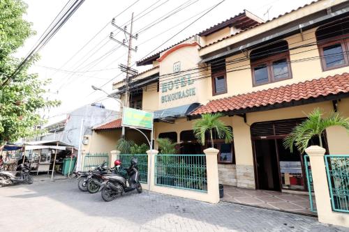 Exterior view, Hotel Bungurasih Syariah in Waru