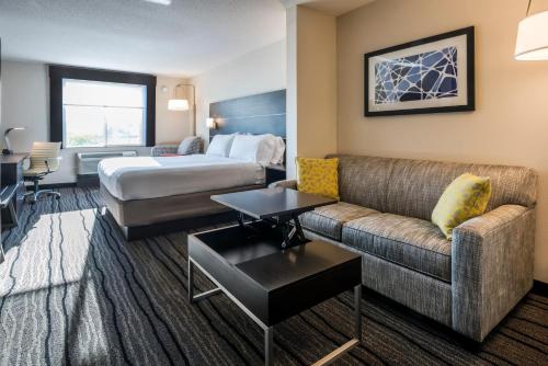 Holiday Inn Express Hotel & Suites Livermore, an IHG Hotel - image 9