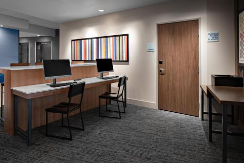 Holiday Inn Express & Suites - Elkhorn - Lake Geneva Area, an IHG Hotel in Elkhorn, USA