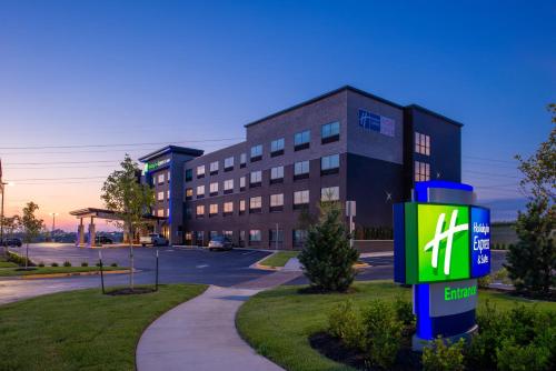 Holiday Inn Express & Suites - Olathe West, an IHG Hotel in Olathe, USA