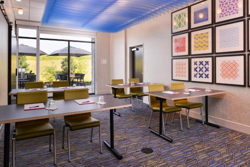 Holiday Inn Express & Suites - Olathe West an IHG Hotel - image 6