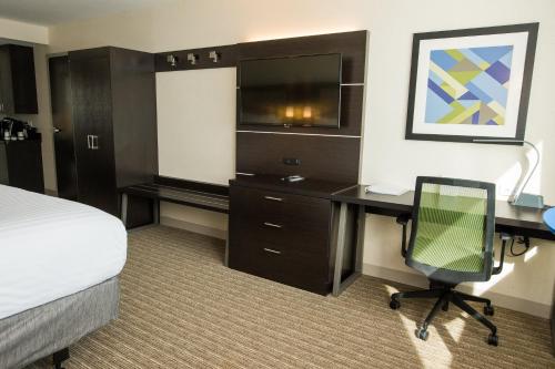 Holiday Inn Express & Suites - Marietta