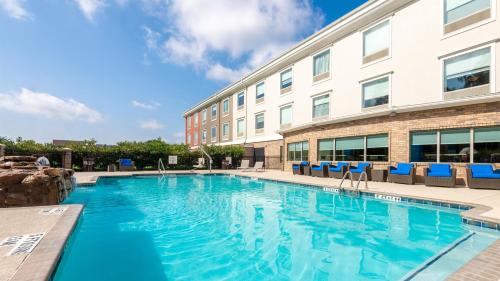 Holiday Inn Express Hotel and Suites Conroe I-45 North