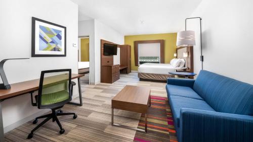 Holiday Inn Express Hotel and Suites Conroe I-45 North