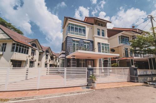 Luxury Bungalow BBQ 25Pax 豪华舒适洋房 GeorgeTown 5500sf