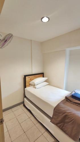 Three-Bedroom Apartment image 9