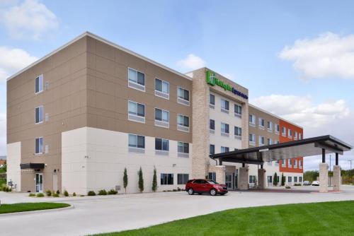 Holiday Inn Express & Suites - Kansas City - Lee's Summit, an IHG Hotel