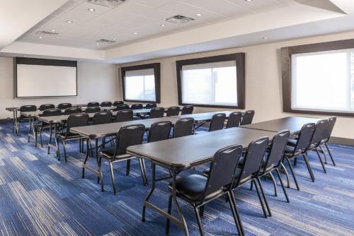 Holiday Inn Express & Suites - Kansas City - Lees Summit, an IHG Hotel in Lees Summit, USA