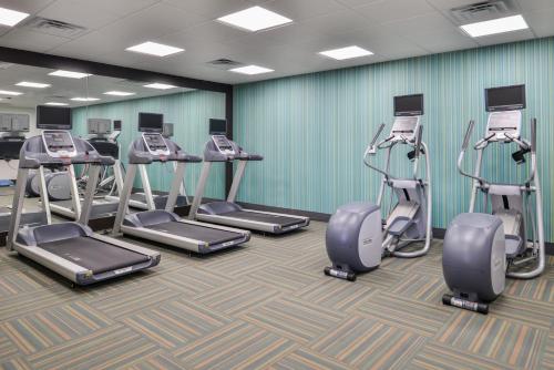 Holiday Inn Express & Suites - Kansas City - Lee's Summit, an IHG Hotel