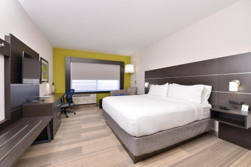 Holiday Inn Express & Suites - Kansas City - Lee's Summit, an IHG Hotel