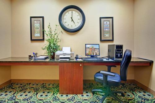 Holiday Inn Express Hotel & Suites Millington-Memphis Area an IHG Hotel - image 2