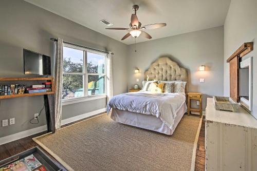 Peaceful Hill Country Hideaway with Pond Views in Wimberley, USA