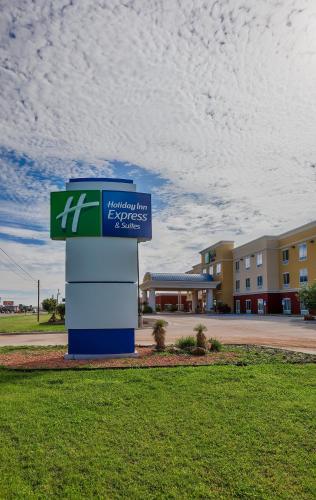 Holiday Inn Express and Suites Alpine, an IHG Hotel