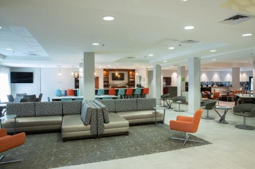 ทัศนียภาพภายนอกโรงแรม, Holiday Inn & Suites Raleigh-Cary (I-40 @Walnut St) By IHG in แครี (NC)