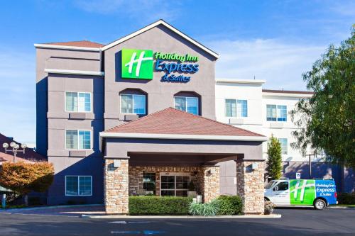 Holiday Inn Express & Suites Oakland - Airport by IHG, Окленд