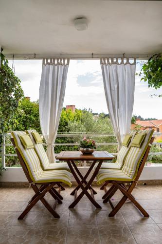 Erkély/terasz, 2BDR app, pet welcome, 999 in Rabac