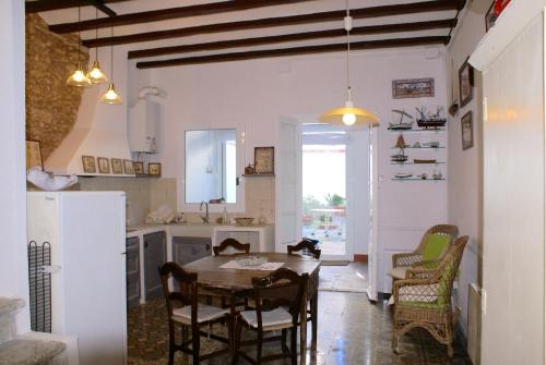 Oricagi house modernist style by HLCLUB Agency in Vilanova i la Geltrú
