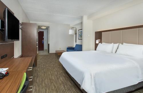 Holiday Inn Express & Suites Lebanon