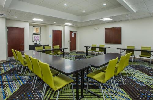 Holiday Inn Express & Suites Lebanon By IHG - 회의실/연회장
