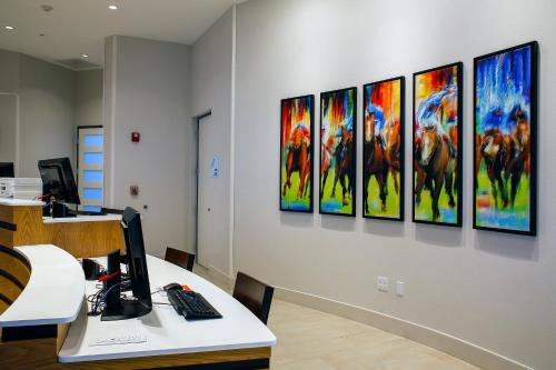 Holiday Inn Express & Suites Downtown Louisville, an IHG Hotel in Louisville, USA