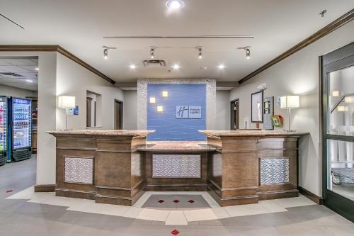 Holiday Inn Express and Suites Lubbock South, an IHG Hotel