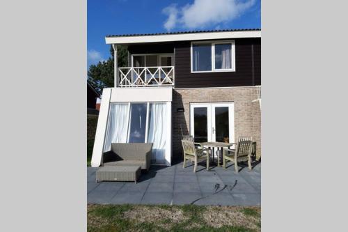 Amazing home in Vlagtwedde, 3 Bedrooms, recently renovated for recreational purposes only