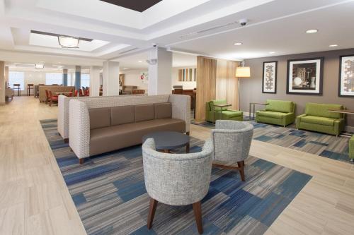 Holiday Inn Express Hotel & Suites Lake Zurich-Barrington, an IHG Hotel