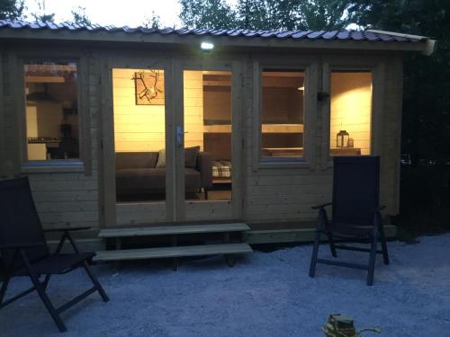 Entrance, Cozy Lodge near Brattforsheden nature reserve in Storebro