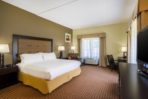 Holiday Inn Express Hotel & Suites-North East, an IHG Hotel