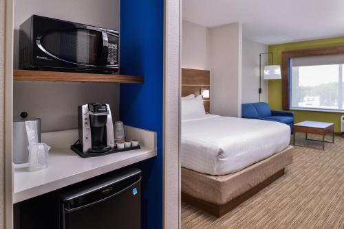 Holiday Inn Express & Suites - Siloam Springs an IHG Hotel - image 6