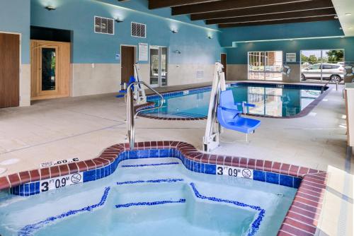 Holiday Inn Express & Suites - Siloam Springs, an IHG Hotel