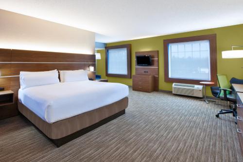 Holiday Inn Express Hotel & Suites Manchester Conference Center an IHG Hotel - image 6