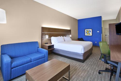 Holiday Inn Express Hotel & Suites Manchester Conference Center By IHG