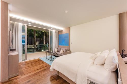 room detail thumbnail 1