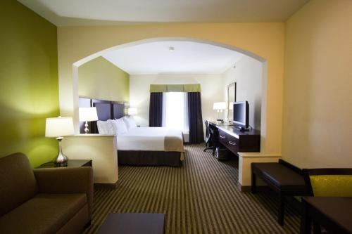 Holiday Inn Express Hotel & Suites Nacogdoches, an IHG Hotel